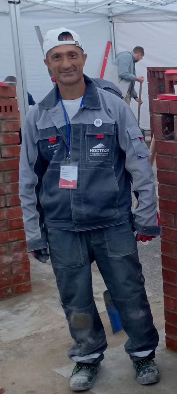 Улыбающийся Пиздабол